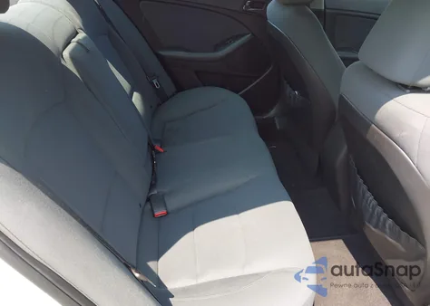 2015 Kia Optima Lx z USA, uszkodzony, nr VIN 5XXGM4A77FG429939